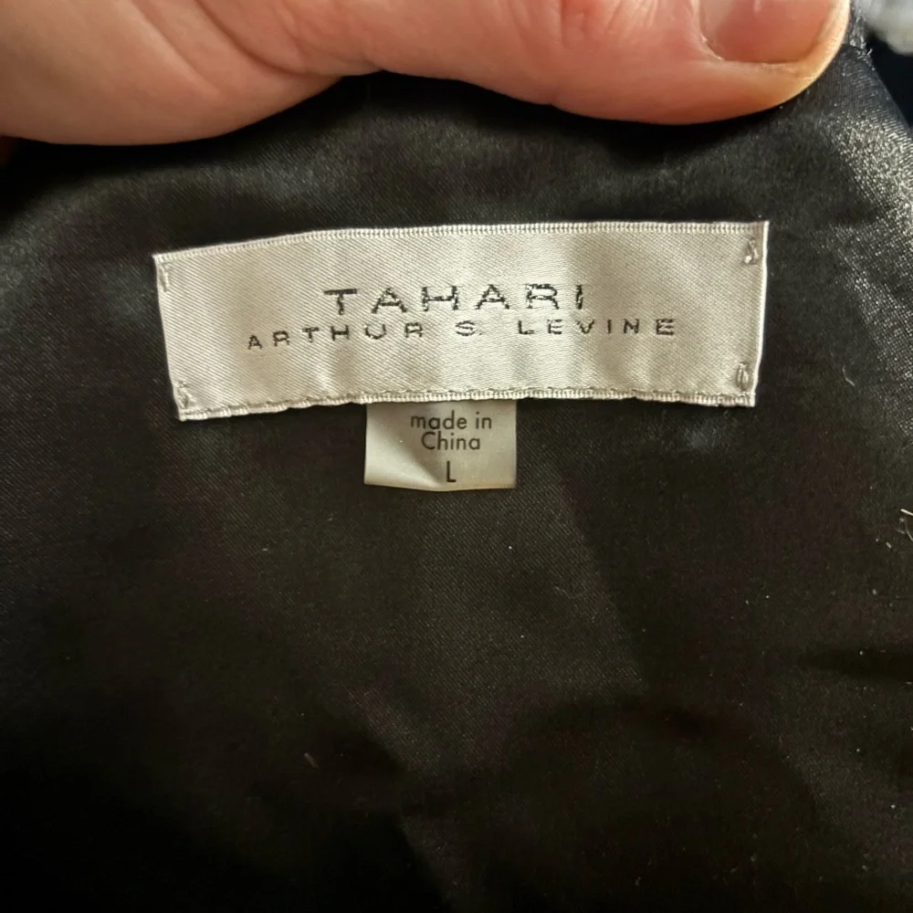 TAHARI Cape Stole Shawl Wrap Faux Fur Women's Size L - Picture 3 of 9